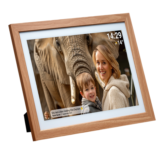 Denver Digitale Fotolijst 21.5 inch - XXL - Hout - Full HD - Frameo App - Fotokader - Digitale kalender - WiFi - 32GB - IPS Touchscreen - PFF2162LW