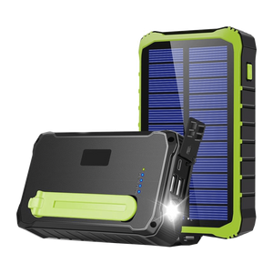 Denver PSO10012 solar powerbank met zonnepaneel, handzwengel en zaklamp, schuin vooraanzicht